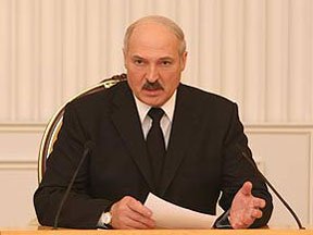 Лукашенко поддержал предложения правительства по финансированию дорожного хозяйства