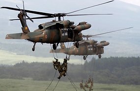 Воздушно-десантная бригада США проводит учения по захвату тюрьмы Мурру