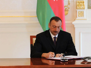 Ильхам Алиев наградил медалью участников Великой Отечественной войны из Азербайджана