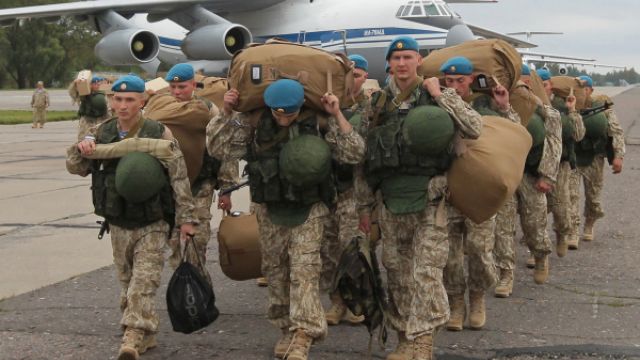 Российские и белорусские десантники прибыли в Сербию