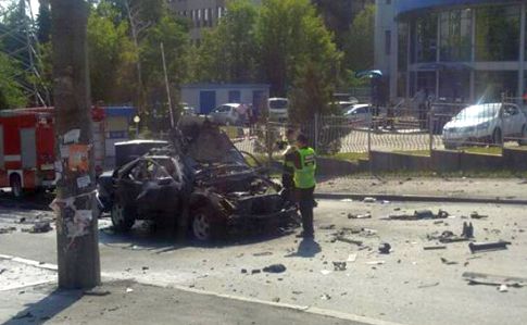 Сильвестр взрыв мерседеса Сильвестр взрыв мерседеса