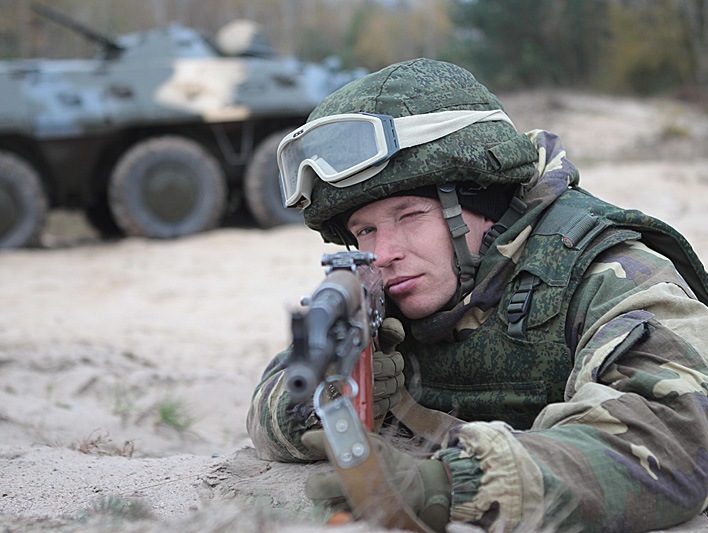 zapad-drill-strelok-soldat-army-belarus