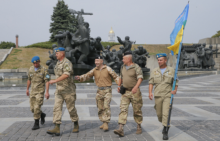 ВДВ Украины заменят голубые береты на темно-бордовые