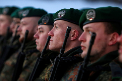 Пьяные немецкие солдаты разгромили бар в Литве