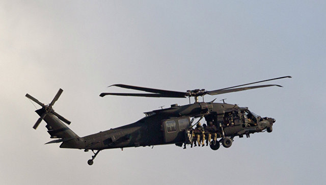 В США контейнер с боеприпасами выпал из военного вертолета на крышу школы 