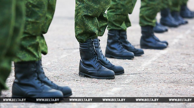 Выпускники в Беларуси смогут перераспределиться на военную службу по контракту